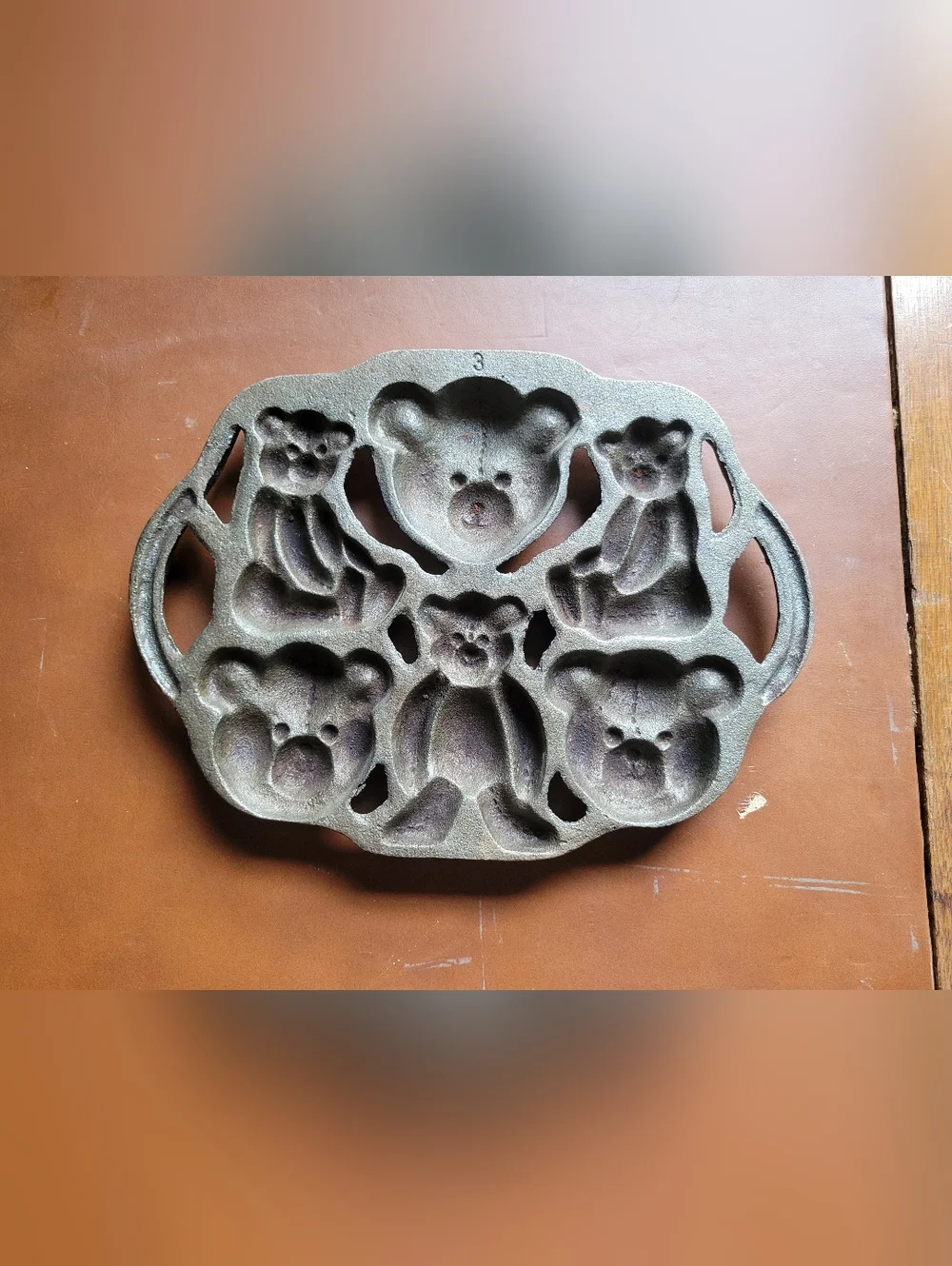 Vintage Cast Iron Teddy Bear Corn Bread Pan Cookie Mold - Christmas Birthday